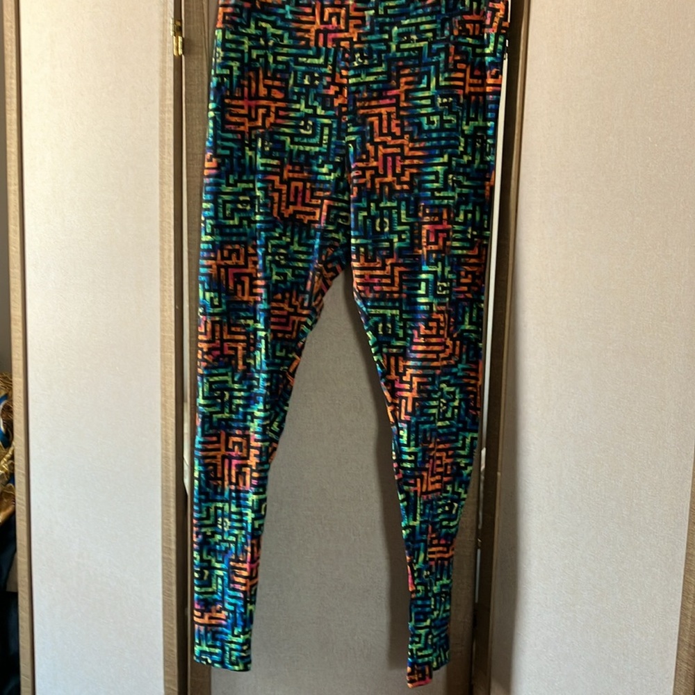 FINAL MARKDOWN LuLaRoe Multicolor Abstract Design leggings tall and curvy